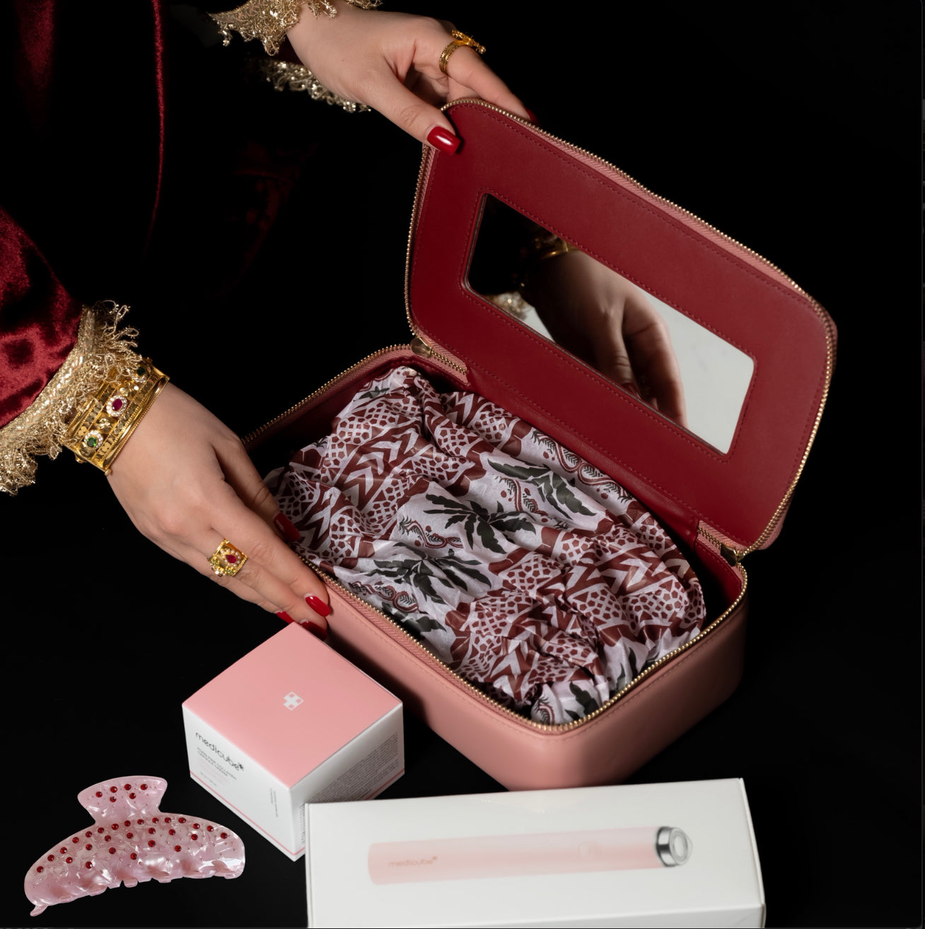 Cosmetic bag- 2 Gift